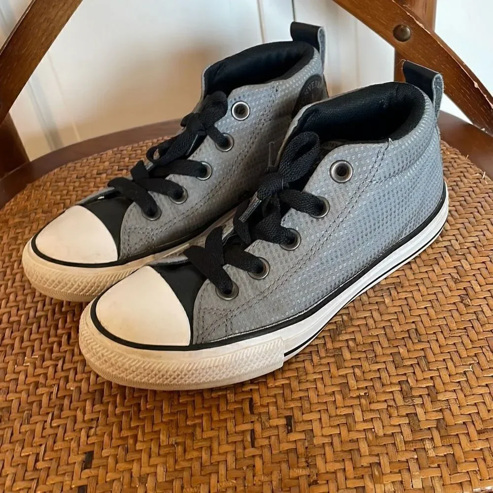 Converse all star boys sneakers grey size 1